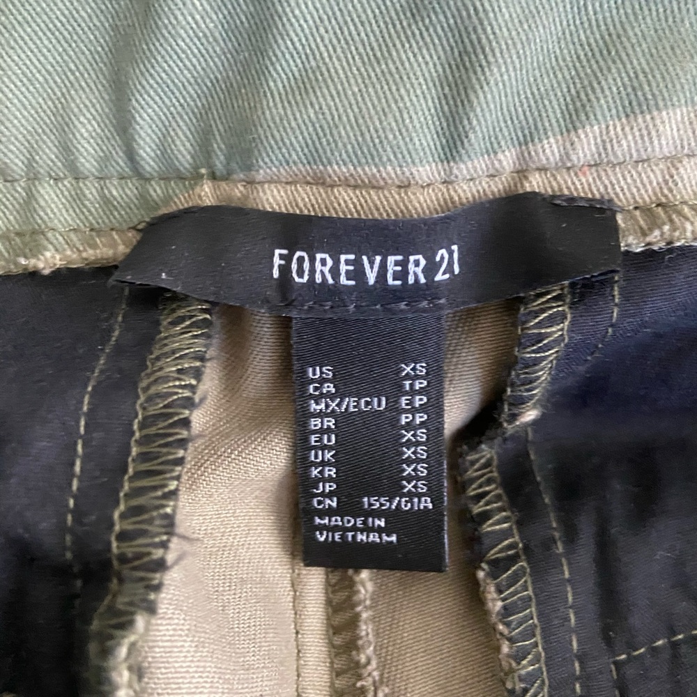Camo Cargo Pants - Picture 3 of 4